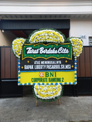 Papan Bunga Duka di Sihitang